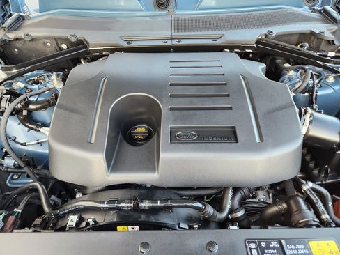 Certified 2023 Land Rover Defender 110 SE image 35