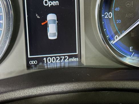 Used 2019 Toyota Corolla SE w/ SE Premium Package image 19