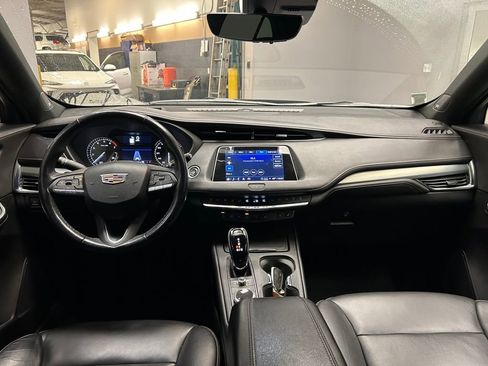 Used 2022 Cadillac XT4 Premium Luxury w/ Enhanced Visibility Package image 9