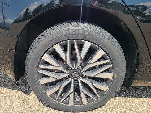 Used 2024 Nissan Altima 2.5 SV AWD/4WD image 30