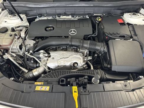 Used 2022 Mercedes-Benz GLB 250 4MATIC image 31