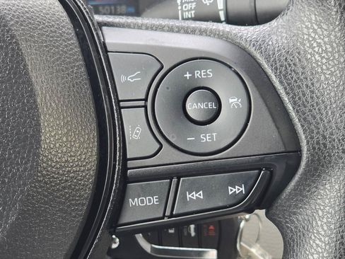 Used 2020 Toyota Corolla LE FWD image 19