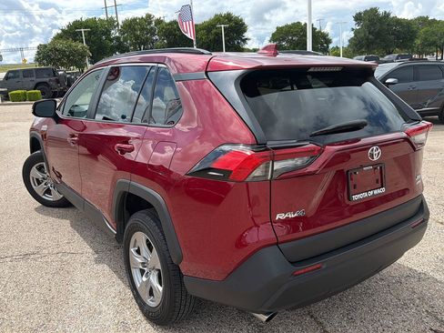 Used 2025 Toyota RAV4 XLE AWD/4WD image 5
