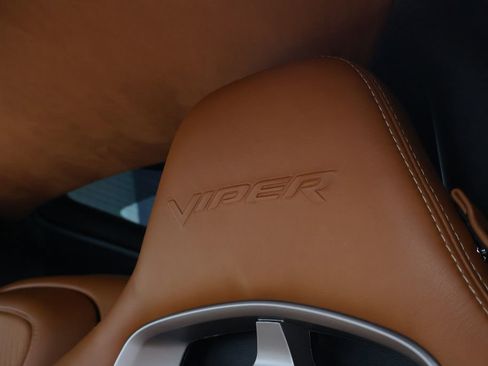 Used 2013 SRT Viper GTS w/ GTS Laguna Interior Pkg image 64