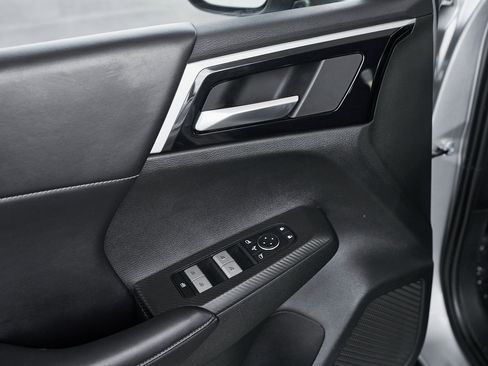 Used 2024 Mitsubishi Outlander SE image 19