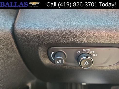 Used 2023 Chevrolet Traverse Premier AWD/4WD image 18