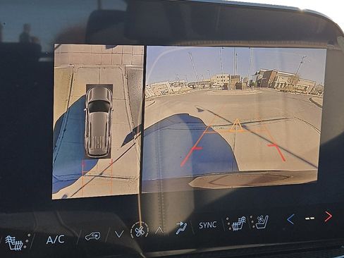 New 2026 Chevrolet Traverse High Country image 16