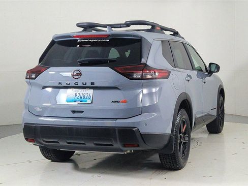 Used 2025 Nissan Rogue SV image 6
