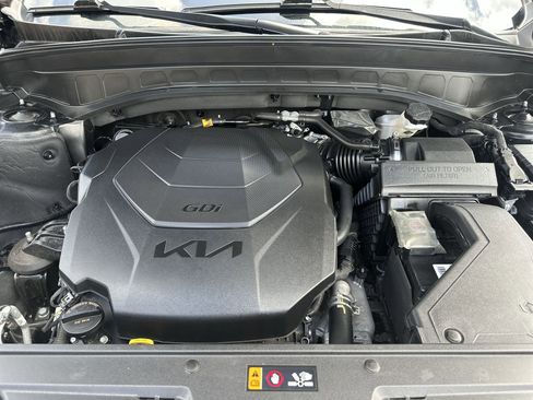 Certified 2024 Kia Telluride LX FWD image 17