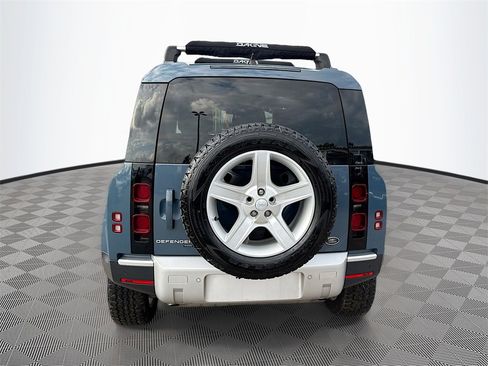 Used 2023 Land Rover Defender 90 SE image 7