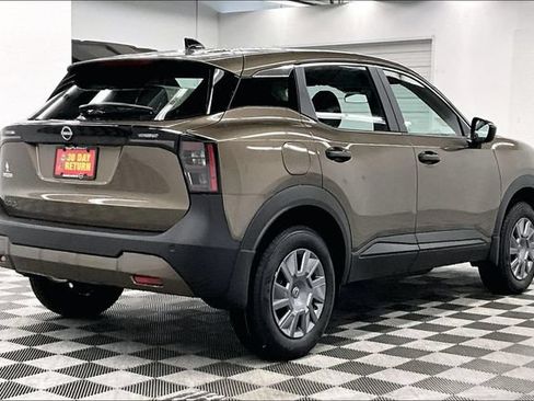 New 2026 Nissan Kicks S FWD image 17
