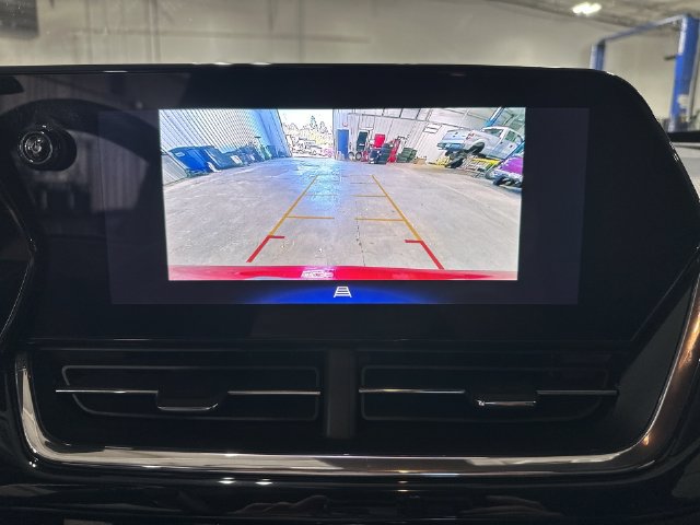 Used 2025 Chevrolet Trax RS FWD image 29