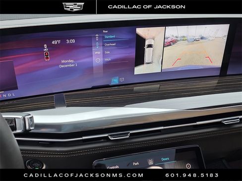 Certified 2025 Cadillac Escalade Premium Luxury w/ Touring Package image 9