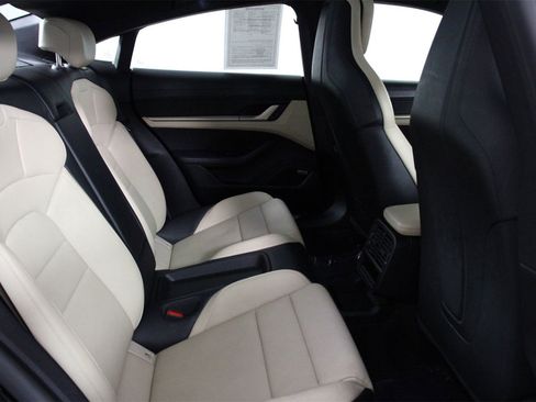 Used 2022 Porsche Taycan 4S image 30