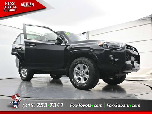Used 2022 Toyota 4Runner SR5 Premium w/ Moonroof Package AWD/4WD image 40