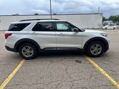 Used 2021 Ford Explorer XLT w/ Class III Trailer Tow Package AWD/4WD image 16