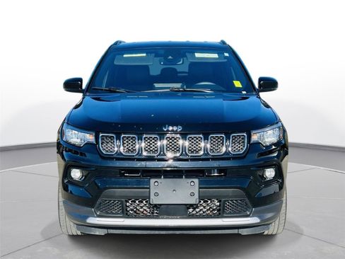 Used 2023 Jeep Compass Limited image 31