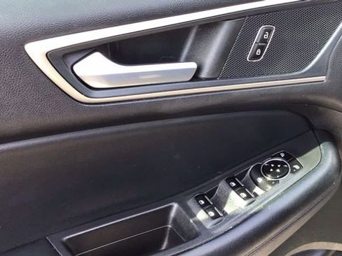 Certified 2022 Ford Edge SEL image 15