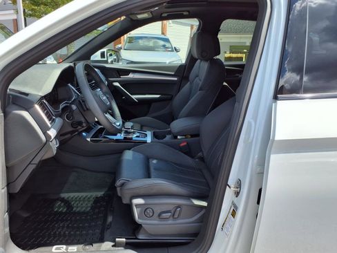 Certified 2025 Audi Q5 2.0T Premium w/ Convenience Plus Package image 10