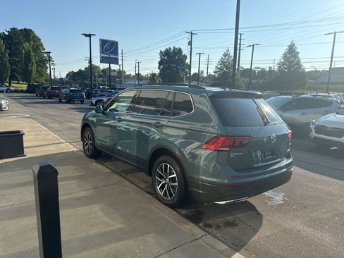 Used 2019 Volkswagen Tiguan SE w/ Panoramic Sunroof Package AWD/4WD image 5