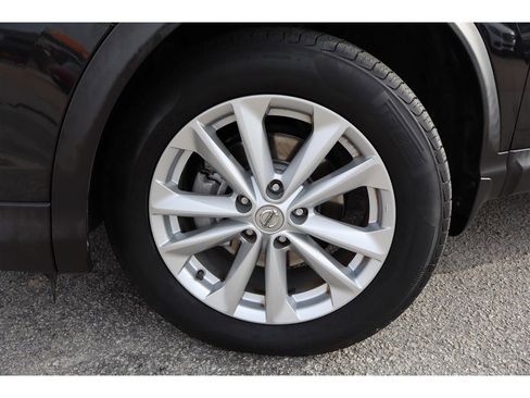 Used 2018 Nissan Rogue Sport SV image 13