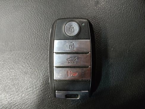 Used 2020 Kia Optima SX image 32