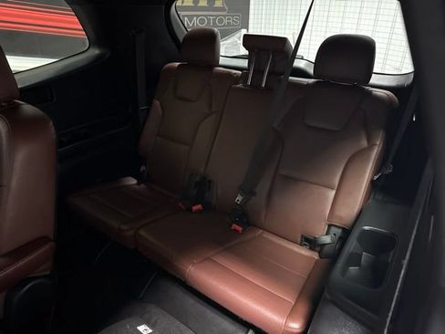 Used 2023 Kia Telluride EX w/ EX Captain's Chair Package AWD/4WD image 17