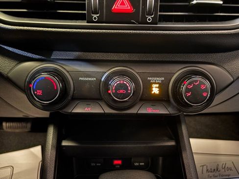 Used 2022 Kia Forte LXS image 29