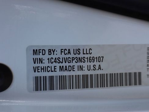 Used 2022 Jeep Grand Wagoneer Series III w/ Rear Seat Video Group 1 AWD/4WD image 4