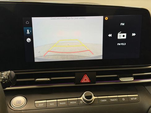 Used 2025 Hyundai Elantra SEL FWD image 19