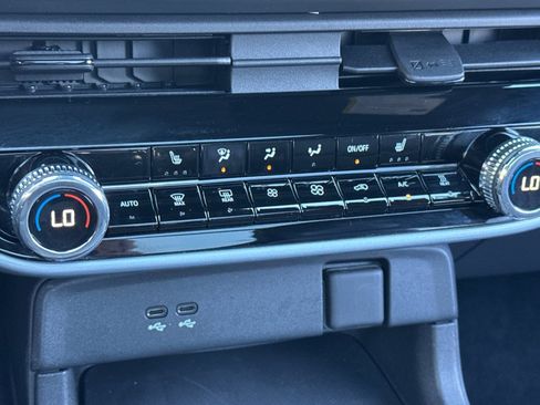 Used 2024 Honda Prologue Touring image 18