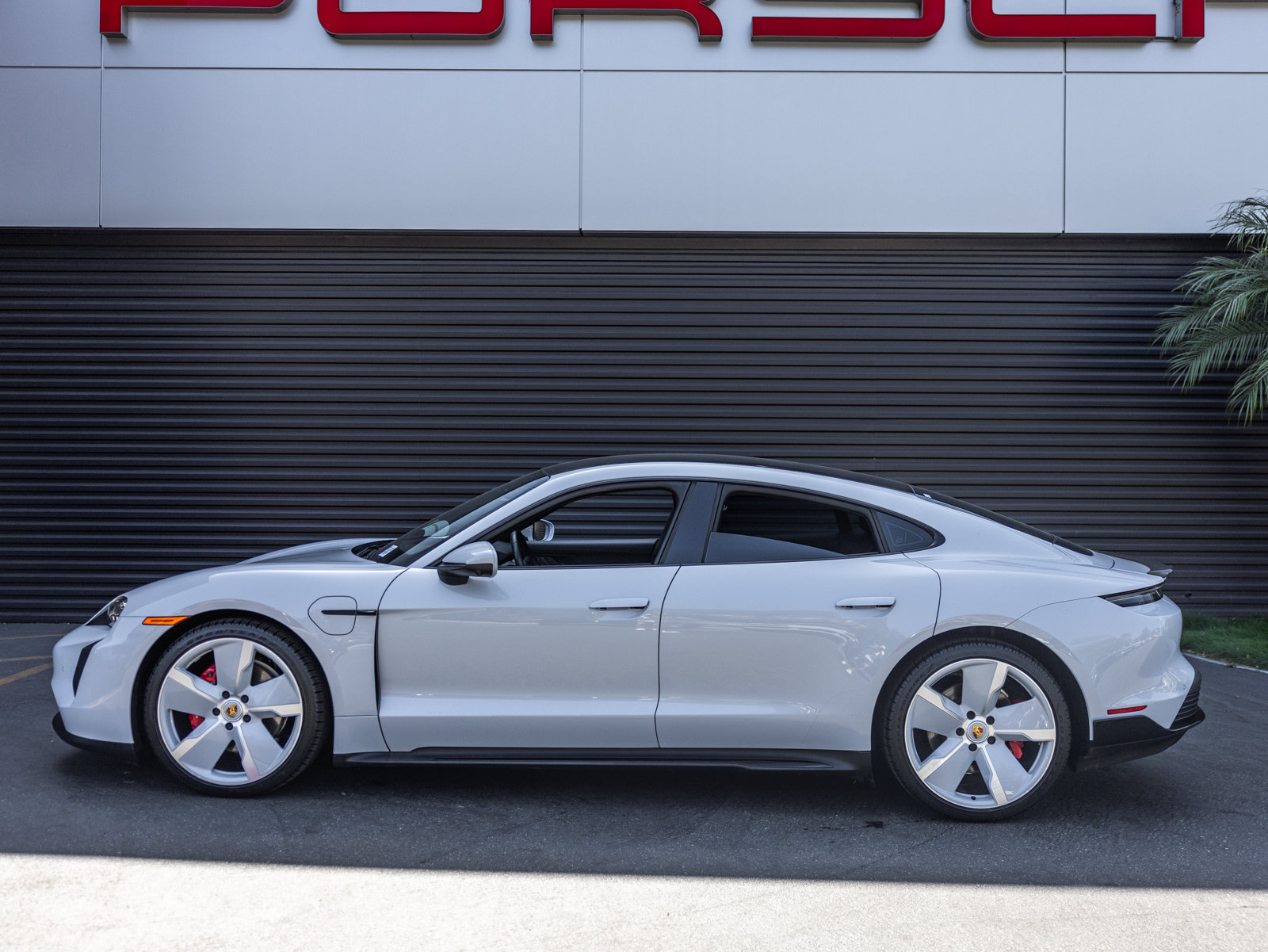 Certified 2024 Porsche Taycan 4S AWD/4WD image 2