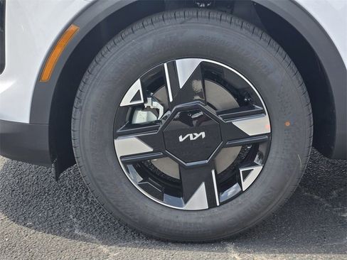 New 2026 Kia Sportage LX image 7