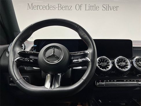 Used 2024 Mercedes-Benz EQB 250+ image 31