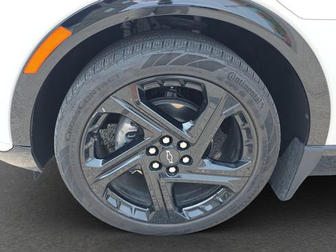 Used 2025 Chevrolet Equinox EV RS FWD image 4