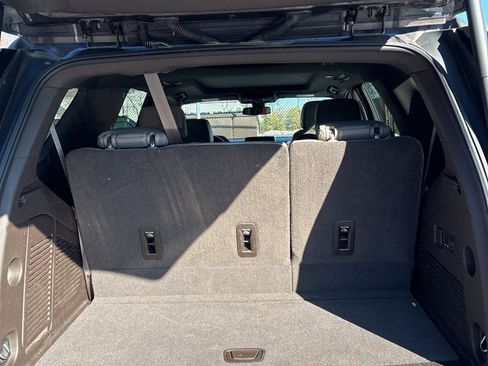 Used 2021 Chevrolet Tahoe Z71 w/ Z71 Signature Package image 9