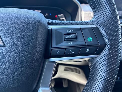Used 2023 Mitsubishi Outlander SE AWD/4WD image 24
