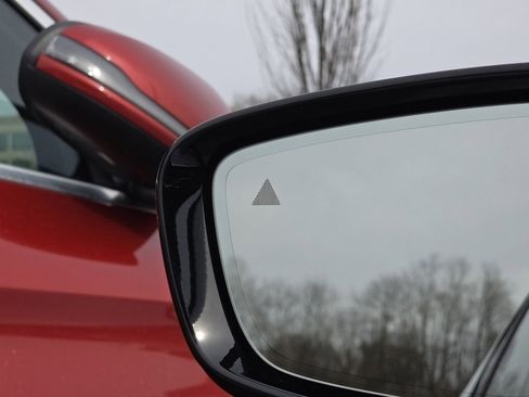 Used 2023 BMW 530e xDrive w/ Premium Package image 17