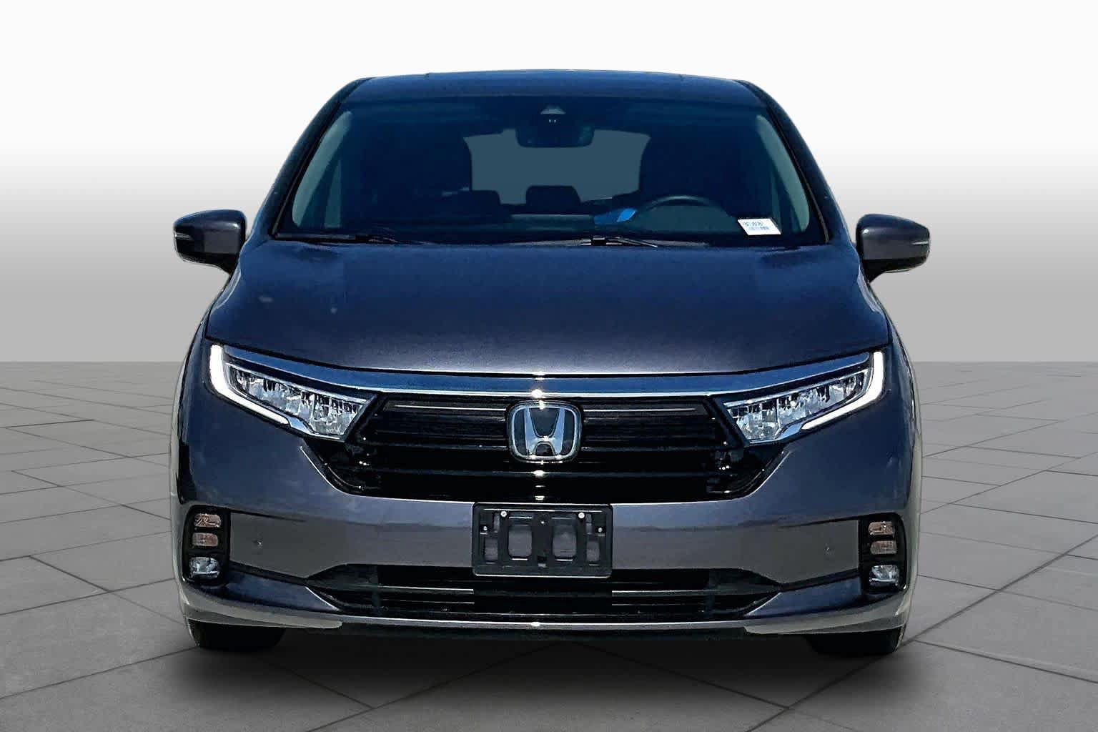 Used 2024 Honda Odyssey Elite image 3