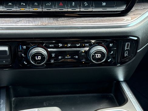 Used 2023 Chevrolet Silverado 1500 LTZ AWD/4WD image 25
