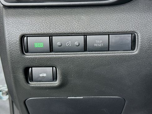 Used 2025 Nissan Sentra S w/ Trunk Package image 16