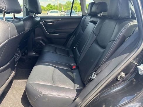 Used 2021 Toyota RAV4 XLE AWD/4WD image 12