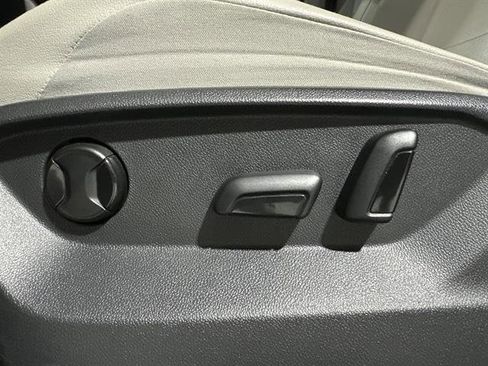 Used 2019 Volkswagen Tiguan SE image 29