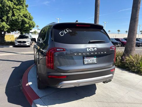 Used 2022 Kia Telluride S FWD image 10