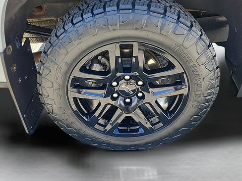 Used 2023 Chevrolet Silverado 1500 RST w/ Convenience Package II AWD/4WD image 9