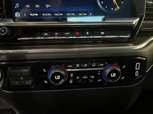 Used 2025 Chevrolet Silverado 1500 LT RWD image 21