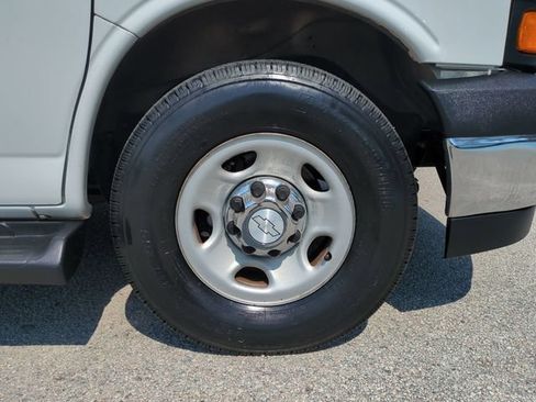 Used 2019 Chevrolet Express 3500 LT w/ LT Preferred Equipment Group RWD image 12