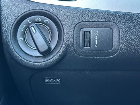 Used 2020 Dodge Journey SE w/ SE Popular Equipment Group FWD image 37