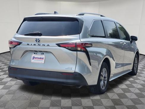 Used 2022 Toyota Sienna XLE FWD image 5