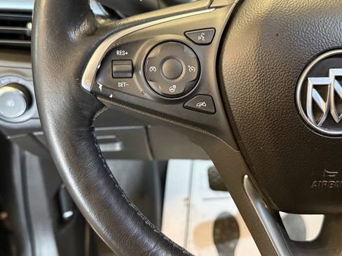 Used 2019 Buick Envision Essence image 10